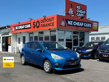 Toyota Aqua 2012 photo 2