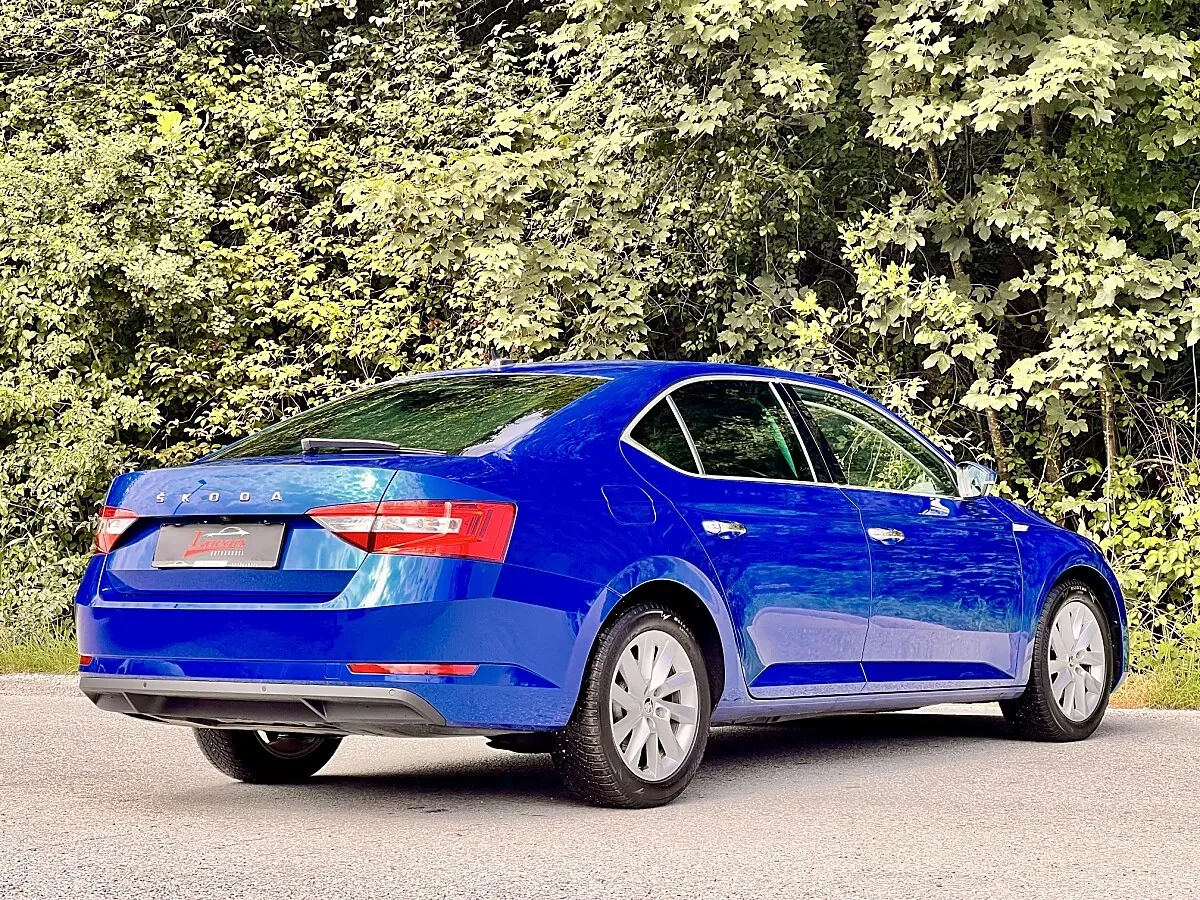 Skoda Superb 2022 photo 2