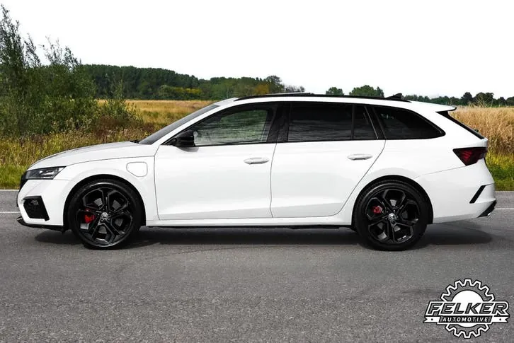 Skoda Octavia 2021 photo 2