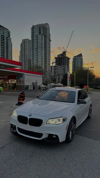 BMW 5 Series 2016 photo 2