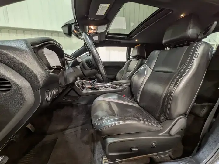 Dodge Challenger 2018 photo 2