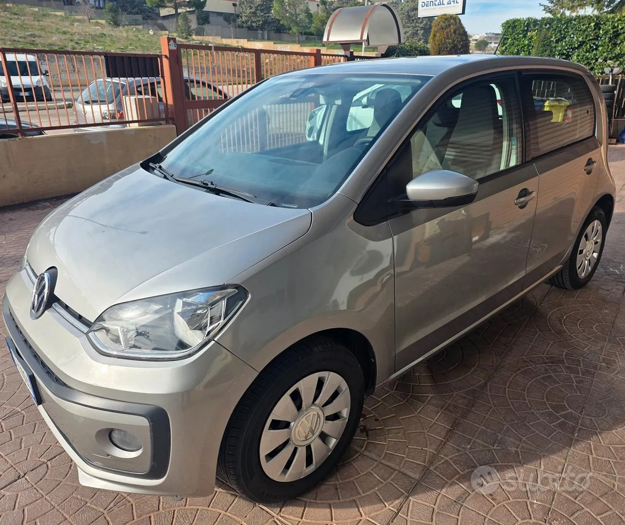 Volkswagen Up 2018 photo 3