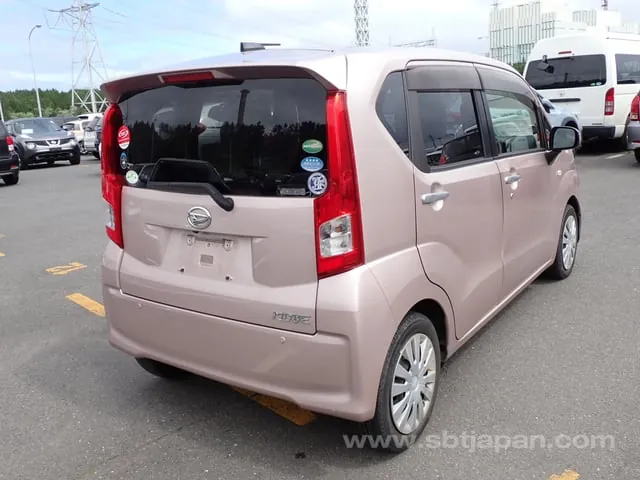 Daihatsu Move 2015 photo 4