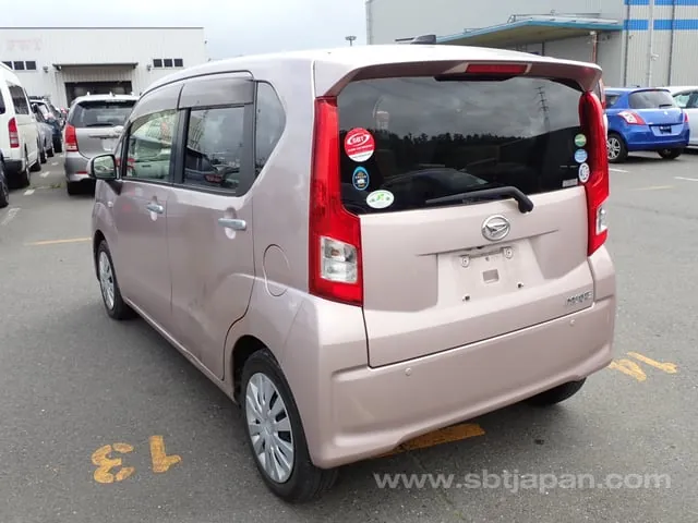 Daihatsu Move 2015 photo 3