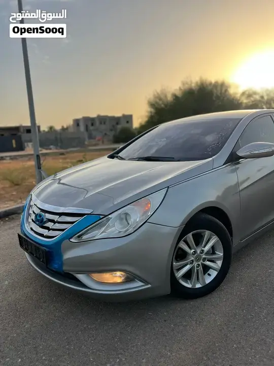 Hyundai Sonata 2012 photo 2