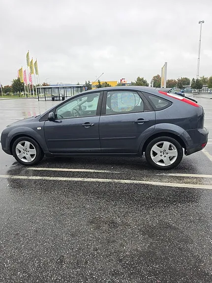 Ford Focus 2008 photo 2