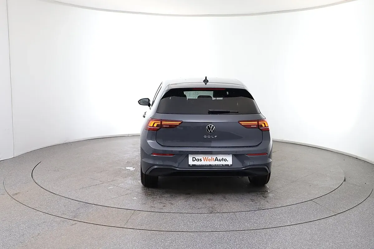 Volkswagen Golf 2026 photo 3