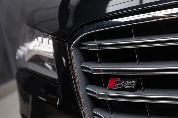 Audi S8 2013 photo 5