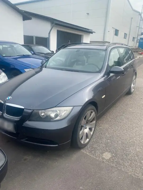 BMW E91 320I