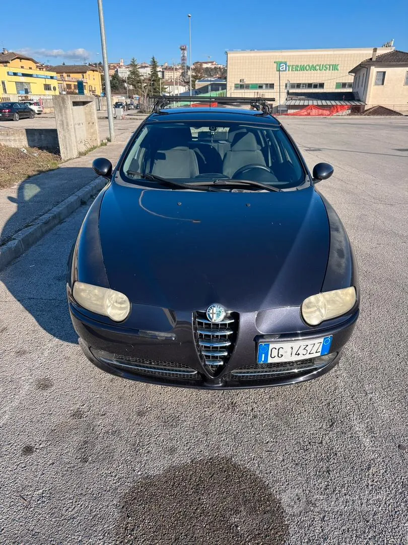 Alfa Romeo 147 2003 photo 2