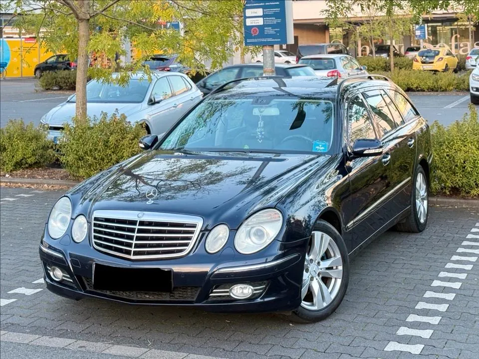 Mercedes-Benz W211