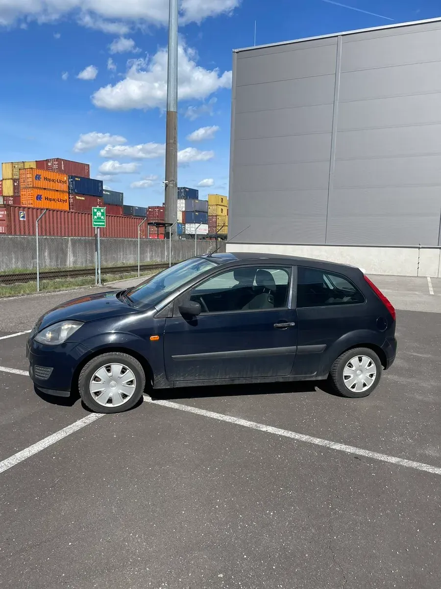 Ford Fiesta 2006 photo 2