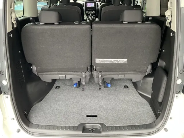 Nissan Serenade 2022 photo 2