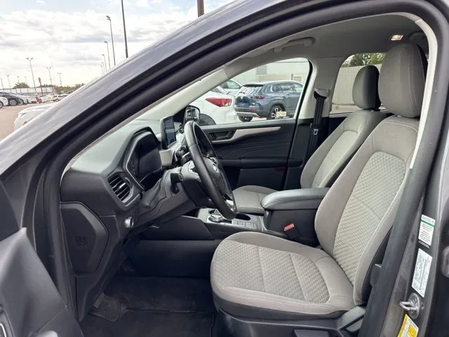 Ford Escape 2022 photo 3