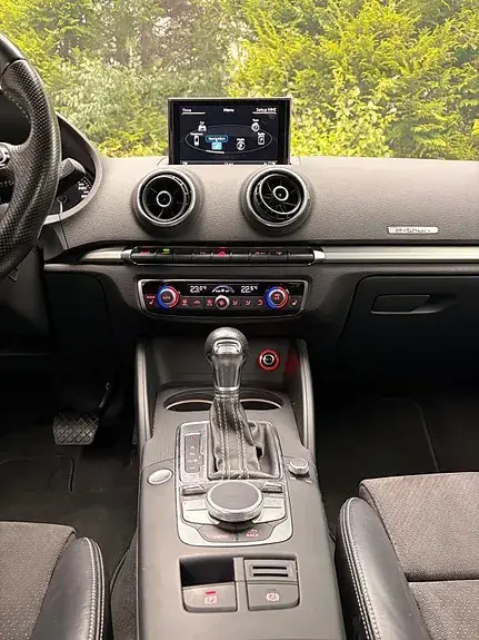 Audi E-Tron 2015 photo 4