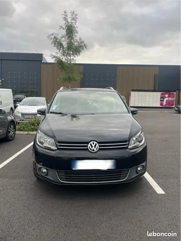 Volkswagen Touran 2014 photo 2