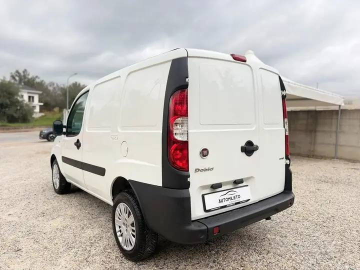 Fiat Doblo 2008 photo 2
