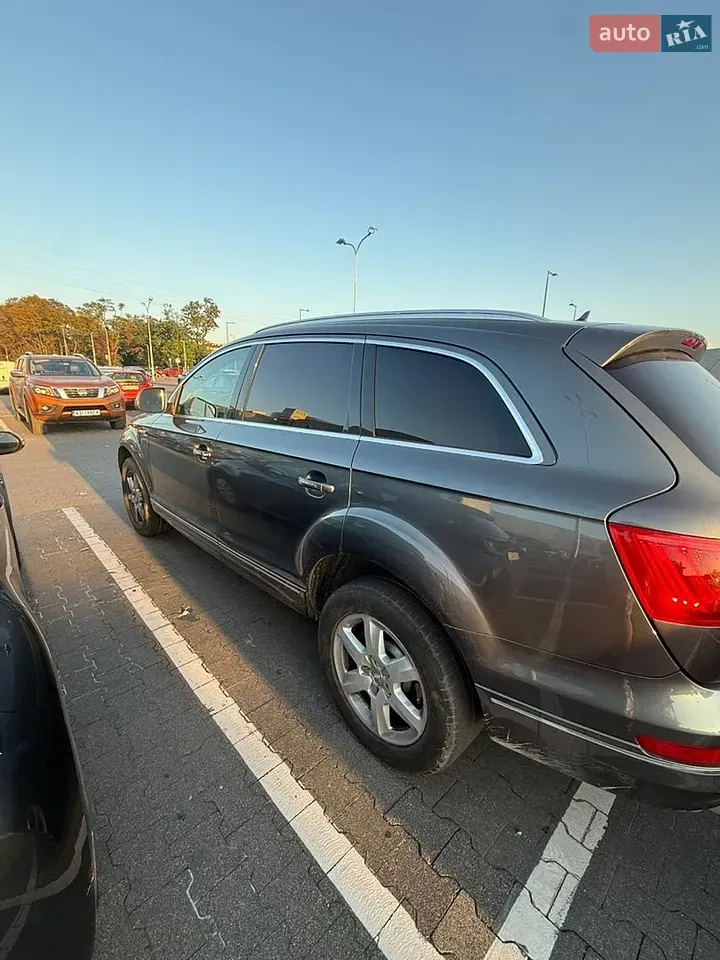 Audi Q7 2015 photo 2