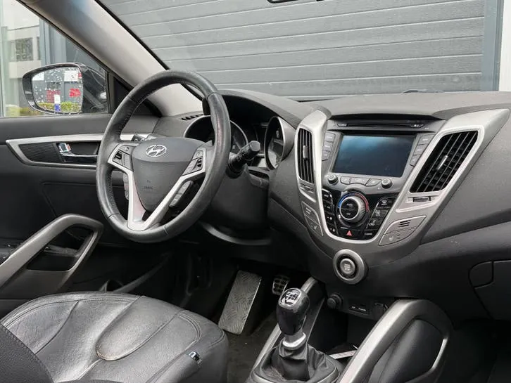 Hyundai Veloster 2011 photo 2