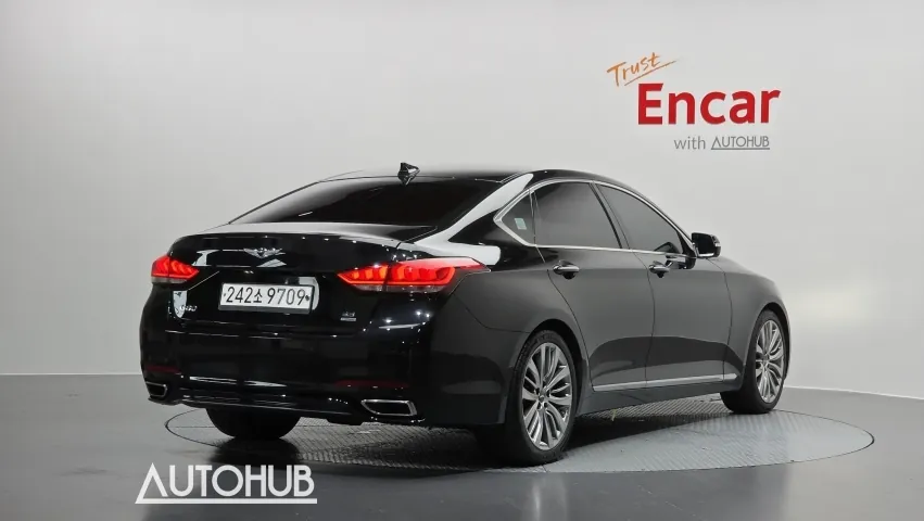 Genesis G80 2017 photo 2