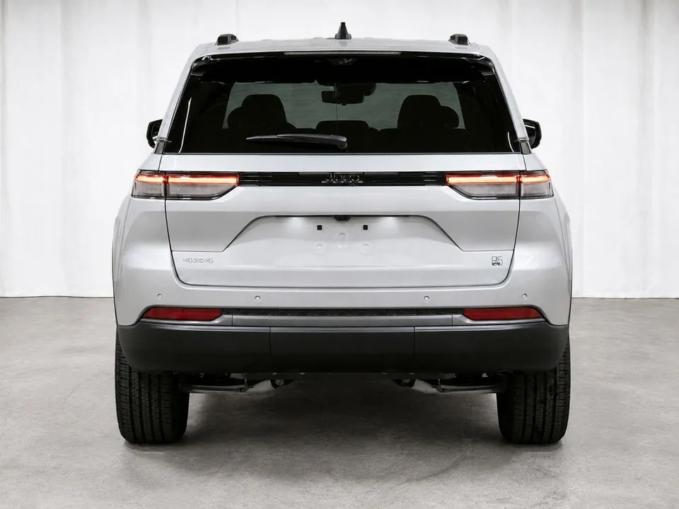 Jeep Grand Cherokee 2026 photo 5