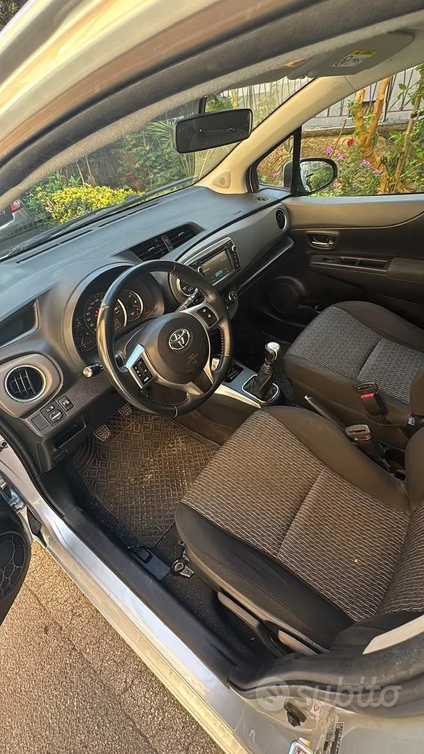 Toyota Yaris 2013 photo 4