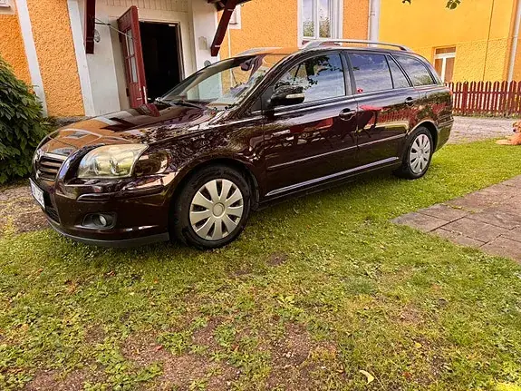 Toyota Avensis 2006 photo 2