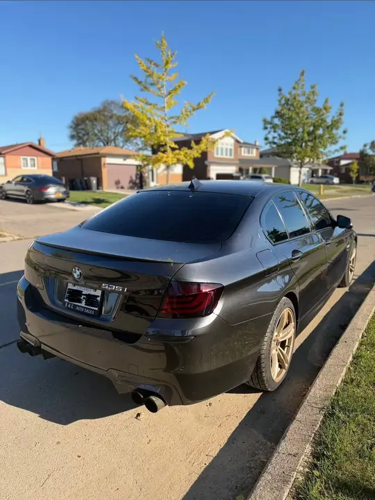 BMW 5 Series 2011 photo 4