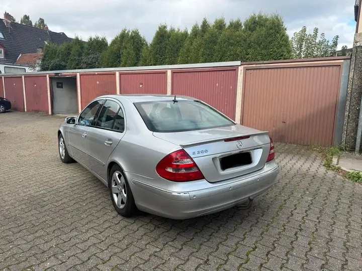 Mercedes-Benz E