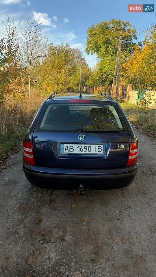 Skoda Fabia 2006 photo 2