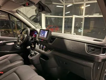 Renault Trafic 2023 photo 3