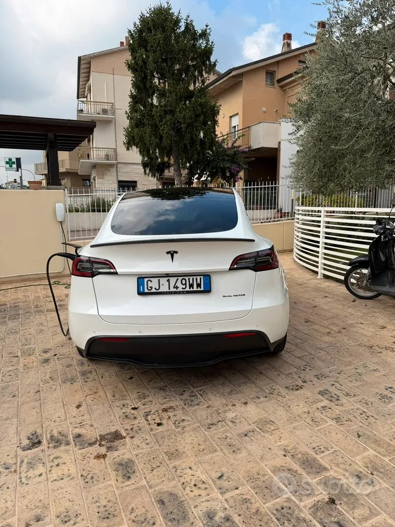 Tesla Model Y 2022 photo 3