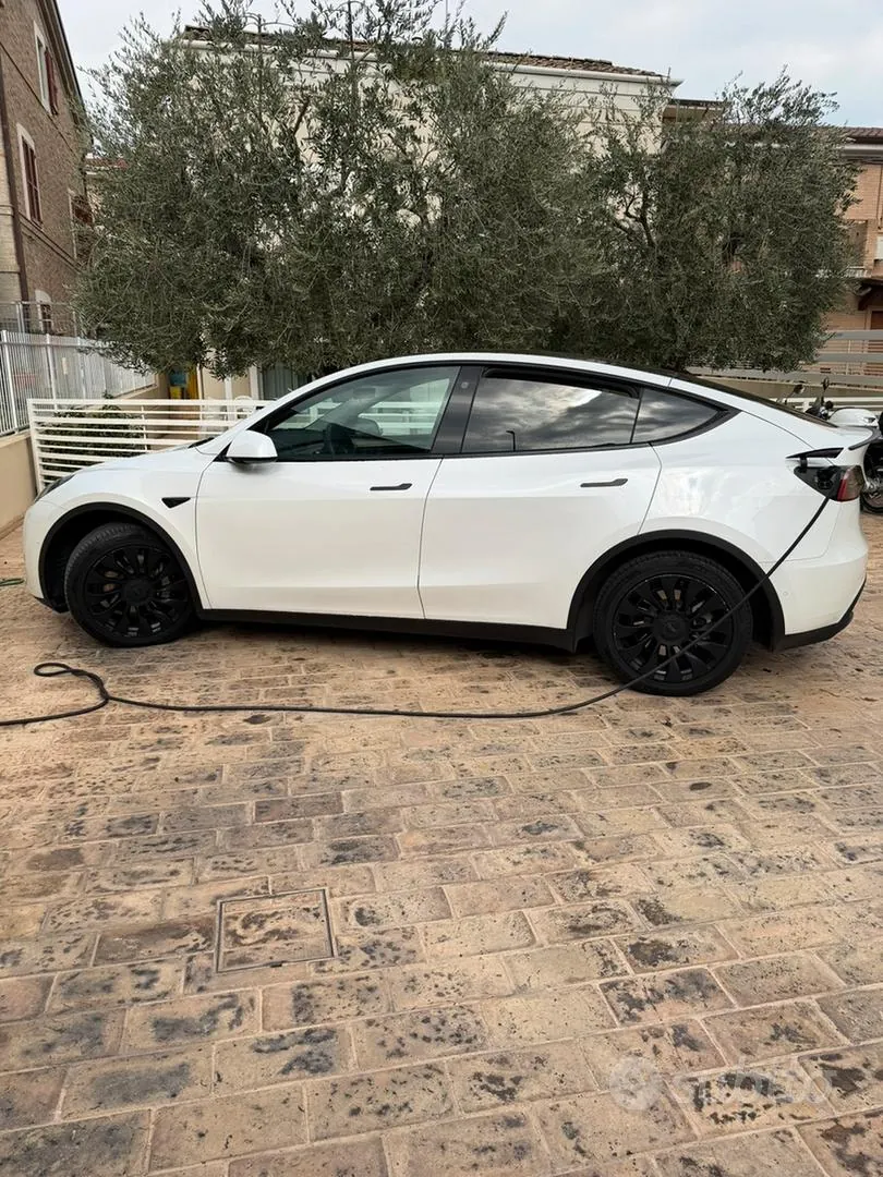 Tesla Model Y 2022 photo 4