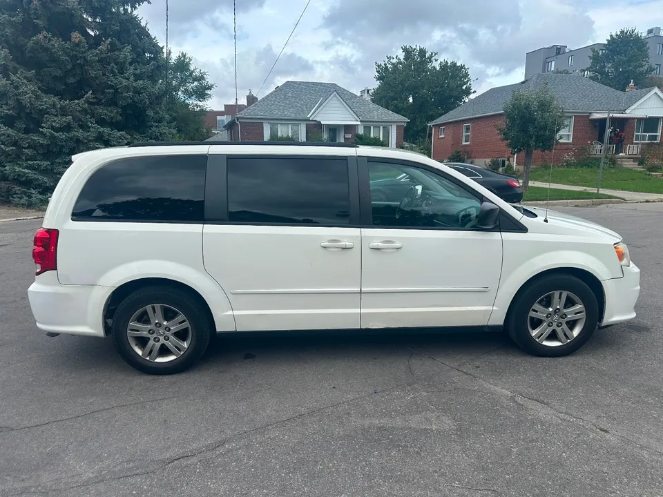 Dodge Grand Caravan 2012 photo 4