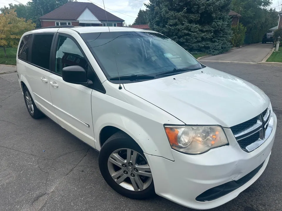 Dodge Grand Caravan 2012 photo 2