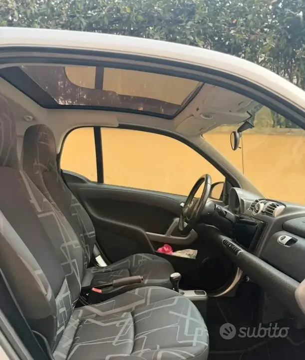 Smart Fortwo 2011 photo 4