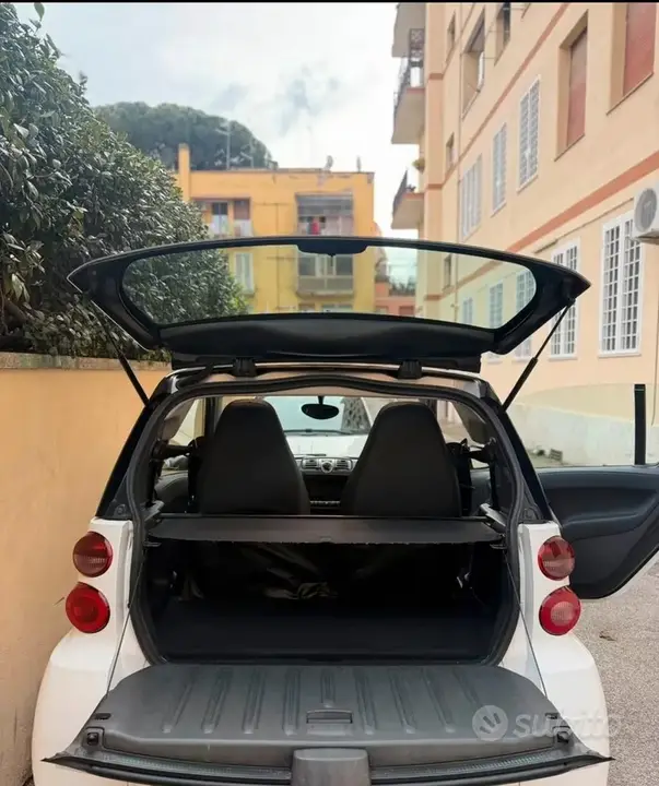 Smart Fortwo 2011 photo 2