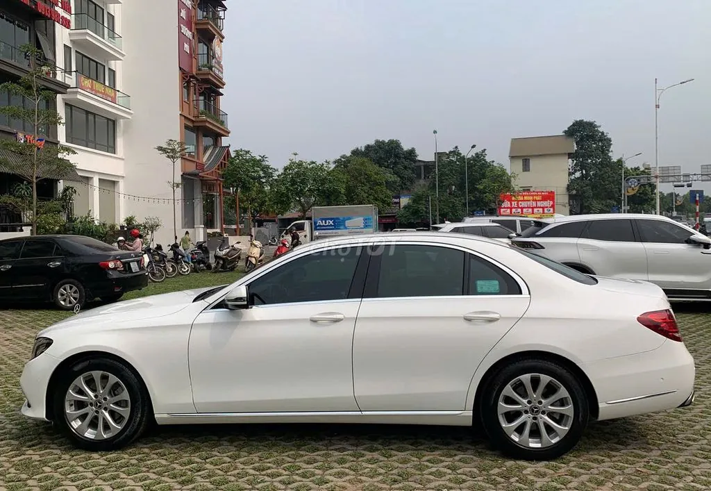 Mercedes-Benz E-Class 2017 photo 4