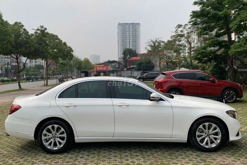 Mercedes-Benz E-Class 2017 photo 2