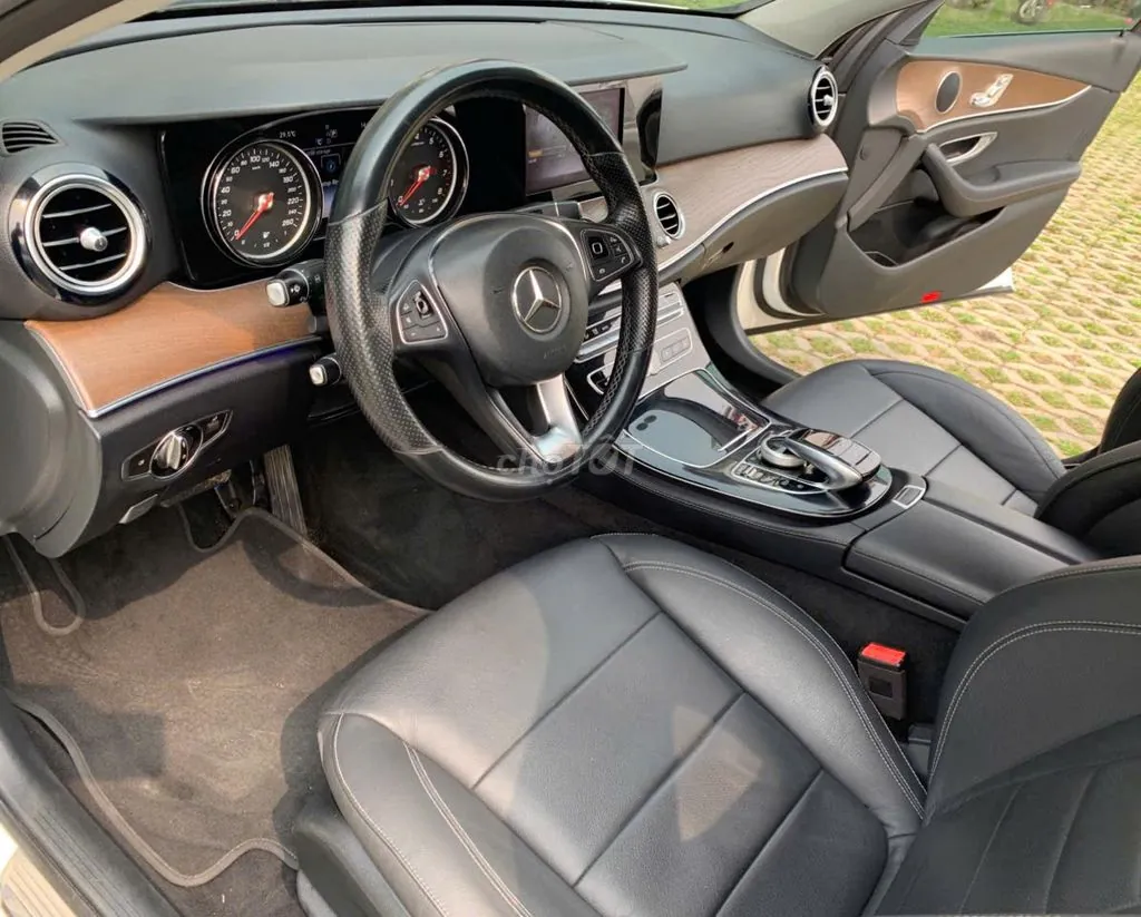 Mercedes-Benz E-Class 2017 photo 5