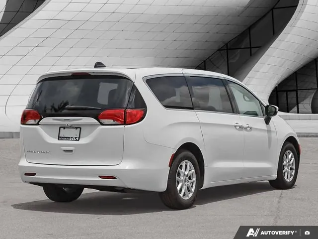 Chrysler Grand Caravan 2022 photo 5