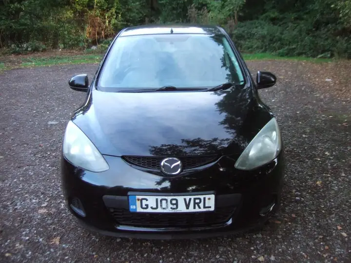 Mazda Mazda2 2009 photo 2