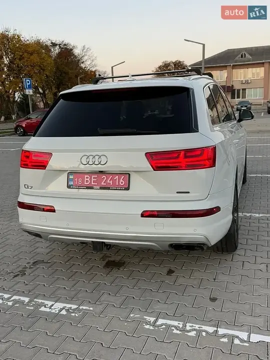 Audi Q7 2017 photo 4