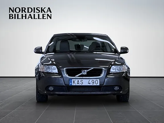 Volvo S40 2010 photo 2