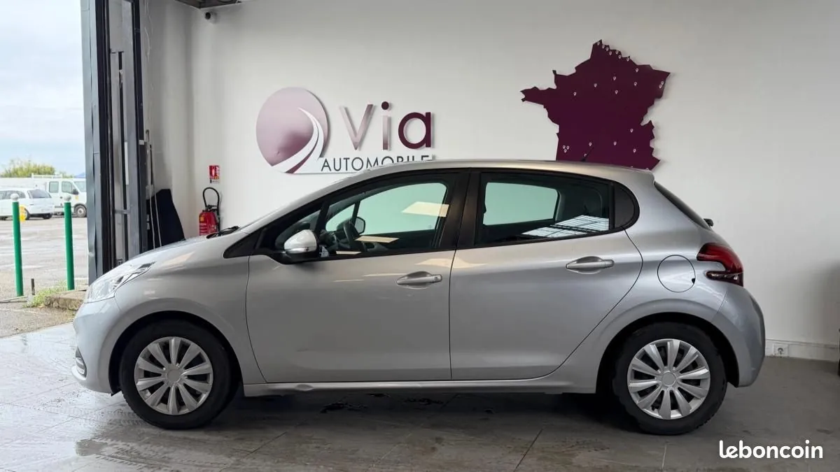 Peugeot 208 2018 photo 4