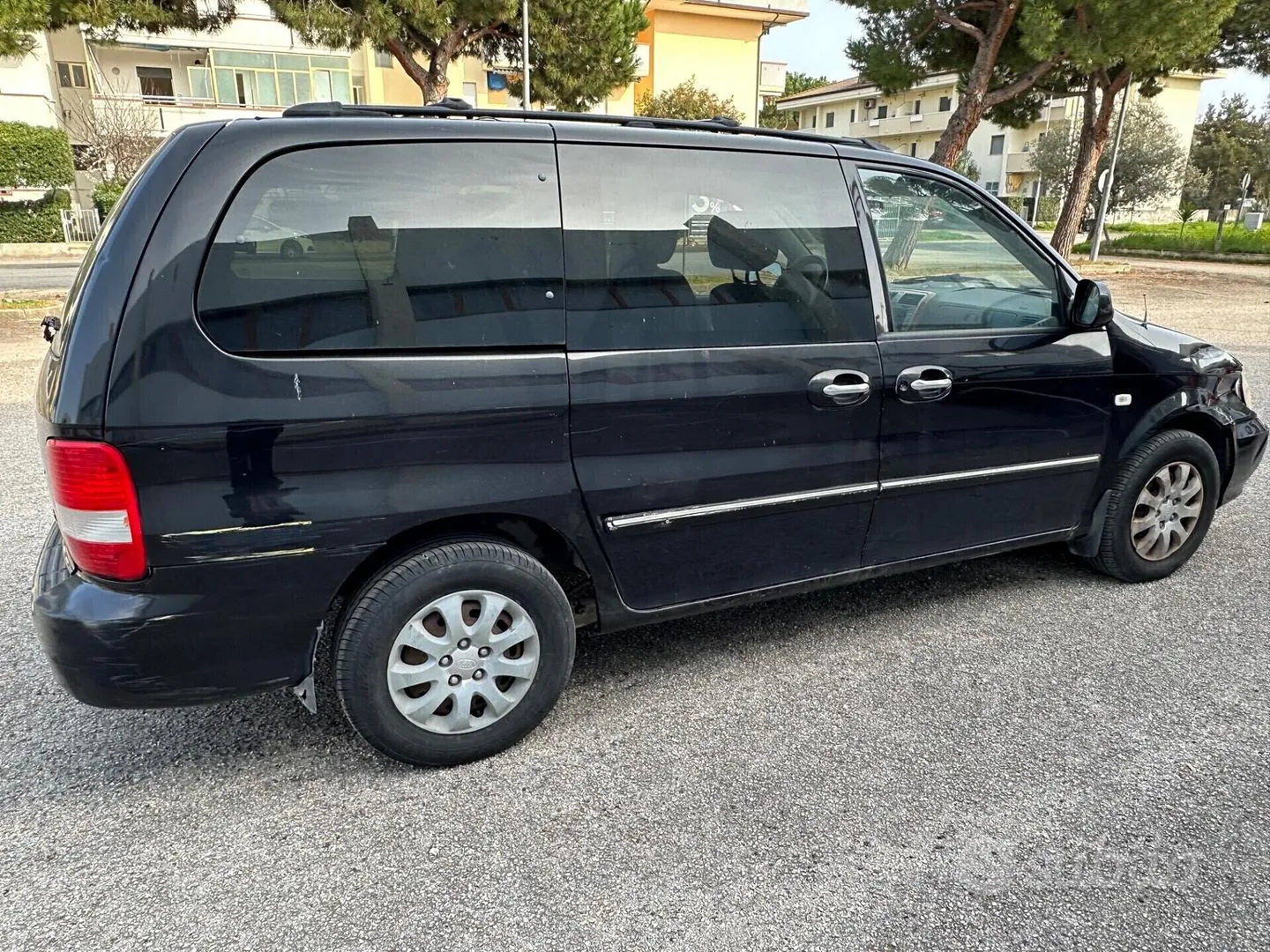 Kia Carnival 2005 photo 5