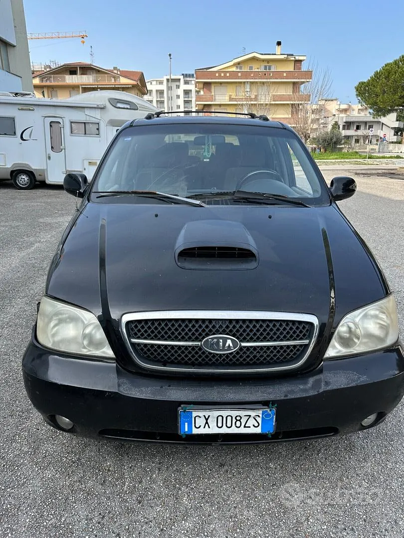 Kia Carnival 2005 photo 2