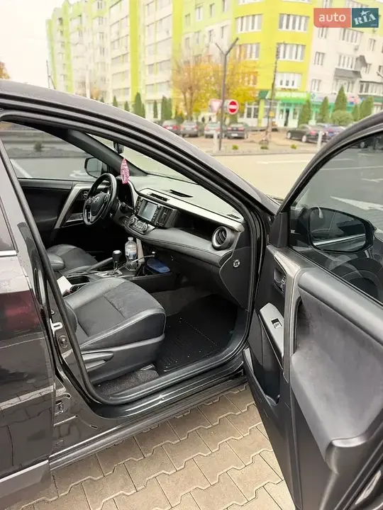 Toyota Rav4 2017 photo 4