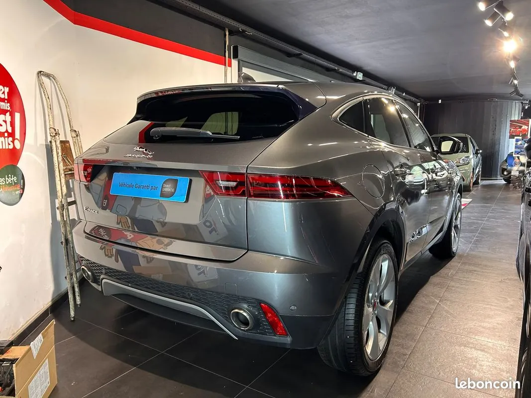 Jaguar E-Pace 2018 photo 2