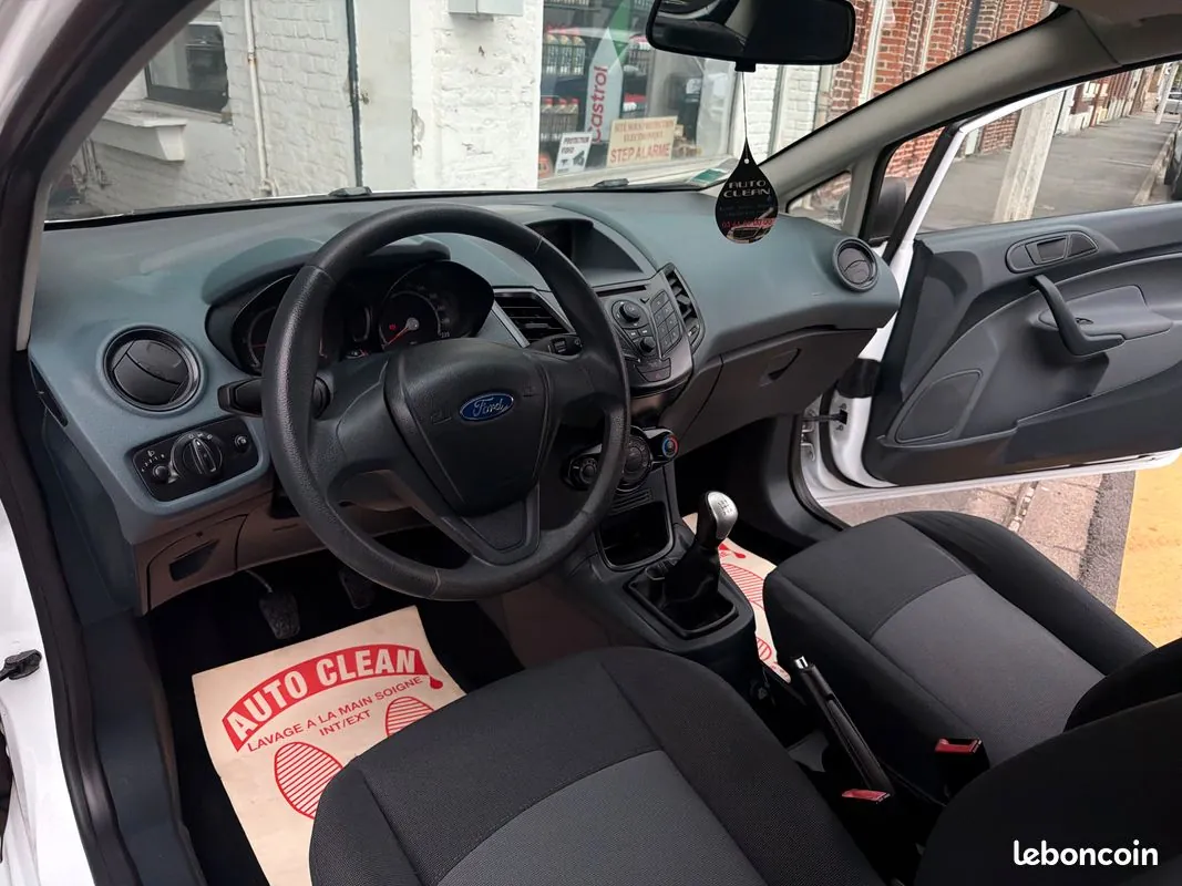 Ford Fiesta 2009 photo 3